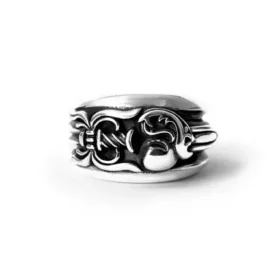 Anello a forma di cuore a pugnale