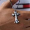 Ciondolo a doppia croce