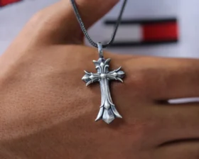 Ciondolo a doppia croce