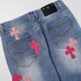 Jeans Chrome Hearts con logo croce rosa