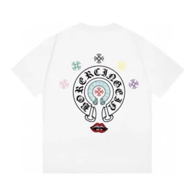 Maglietta Chrome Hearts con logo multiplo e disegno di labbra