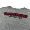 Maglietta Chrome Hearts con scollo a V e stampa sul retro, grigia/rossa Maglietta Chrome Hearts con scollo a V e stampa sul retro, grigia/rossa